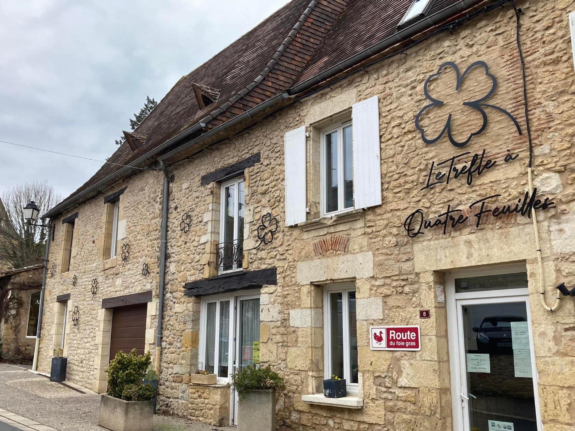 Hotel Le Trèfle à Quatre Feuilles Siorac-en-Périgord Esterno foto